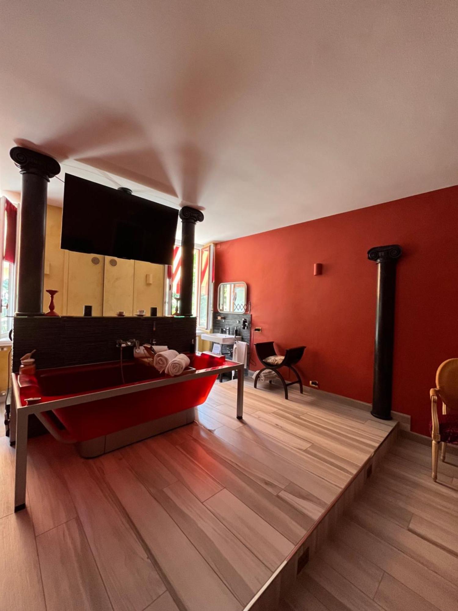 Bed and Breakfast The Queen Tower Desenzano del Garda Exteriér fotografie