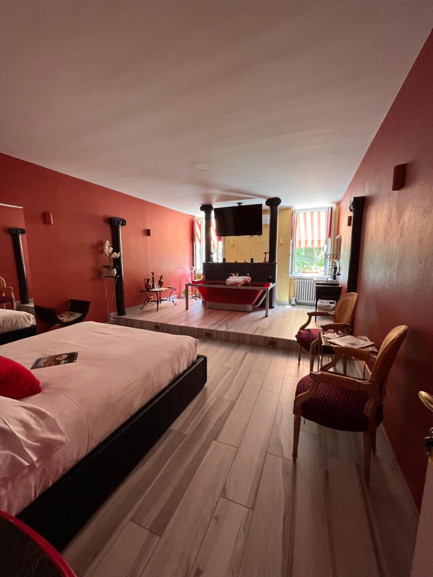 Bed and Breakfast The Queen Tower Desenzano del Garda Exteriér fotografie