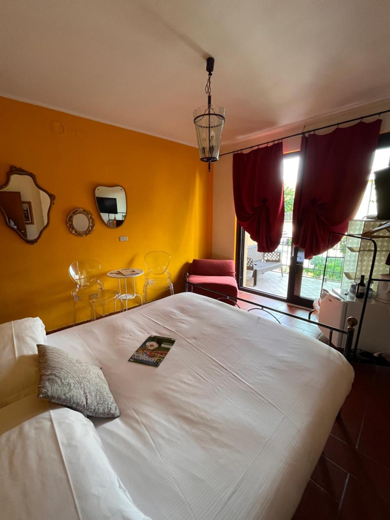 Bed and Breakfast The Queen Tower Desenzano del Garda Exteriér fotografie