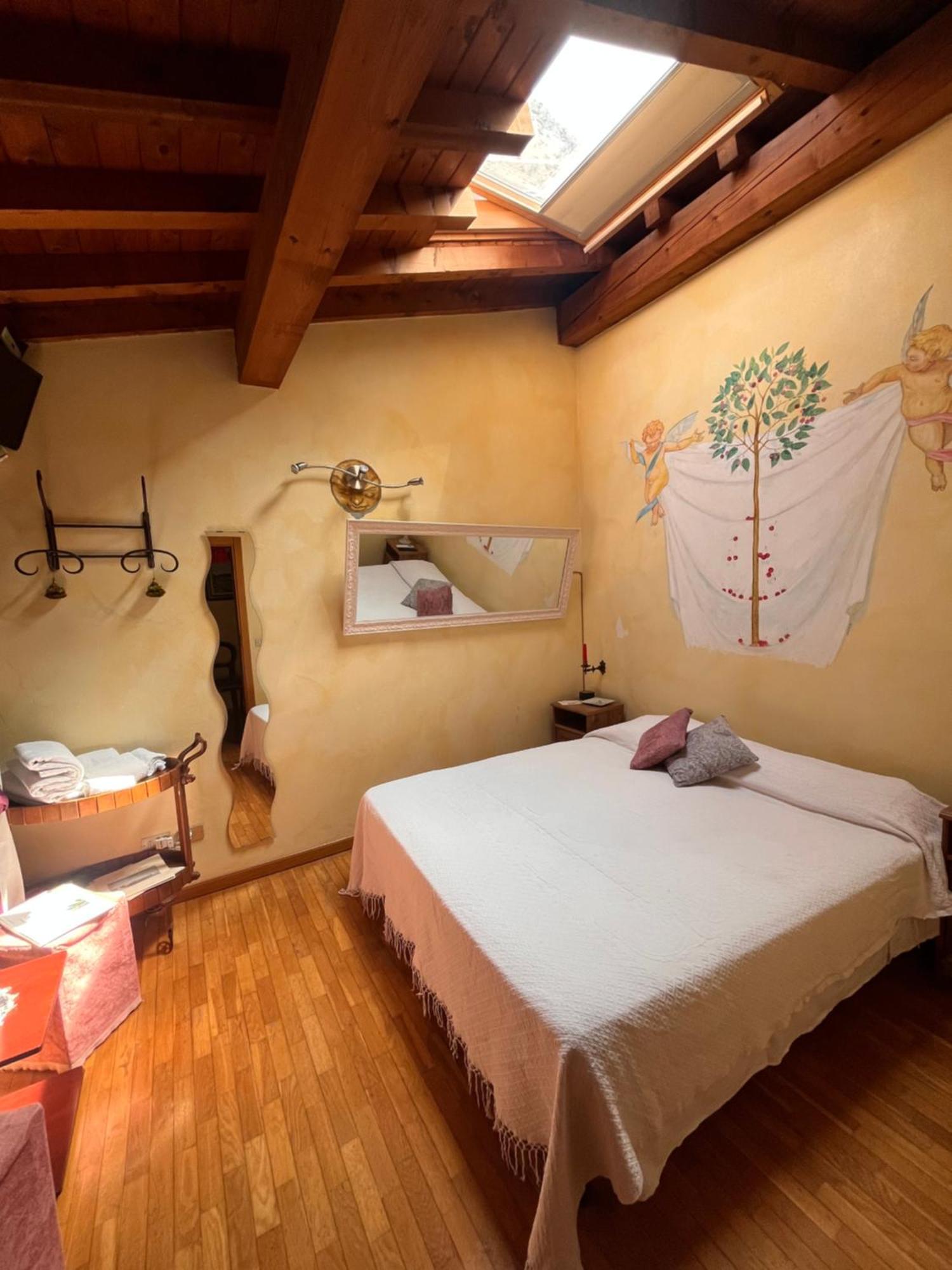 Bed and Breakfast The Queen Tower Desenzano del Garda Exteriér fotografie